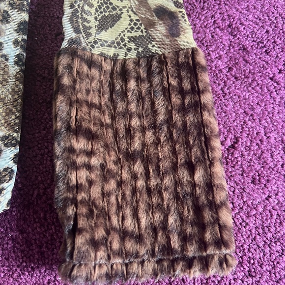 ANAC mesh top with fur accent! - Picture 3 of 6